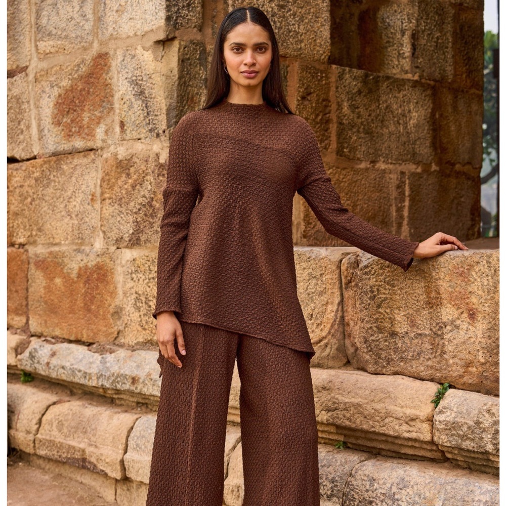 Elegant Brown Women's Knit Top